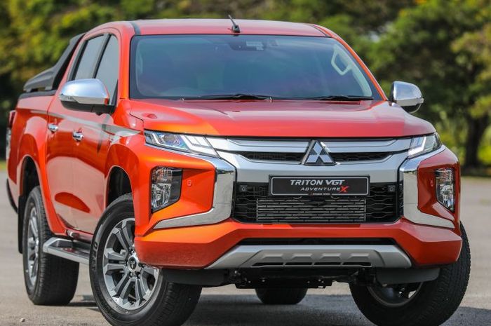 Mitsubishi Triton Adventure X berkelir sun flare orange pearl