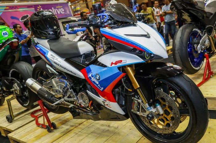 Yamaha MX King dengan livery BMW HP4