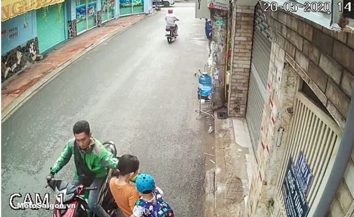 Detik-detik oknum Grab rampas smartphone