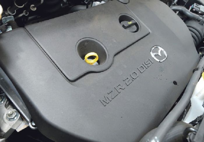 Mesin Mazda Biante menggunakan mesin 1.997 cc dengan transmisi SKYACTIVE-DRIVE 