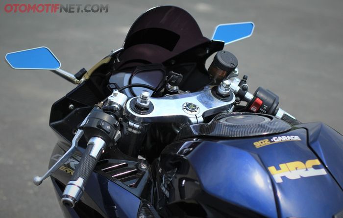 Segitiga kiclong karena di-polished dengan sudut setang yang cukup merunduk