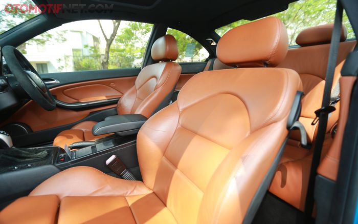 Interior full M3, warna Cinnamon brown