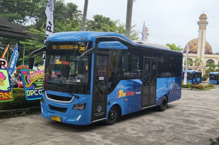 Unit armada bus Trans Padang