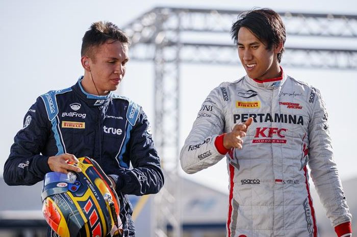 Pembalap Thailand Alexander Albon dan pembalap Indonesia Sean Gelael, suatu saat bisa jadi pembalap F1 dari Asia