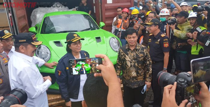 Penggagalan penyelundupan. Paparan publik seputar penyelundupan kendaraan oleh Menkeu Sri Mulyani