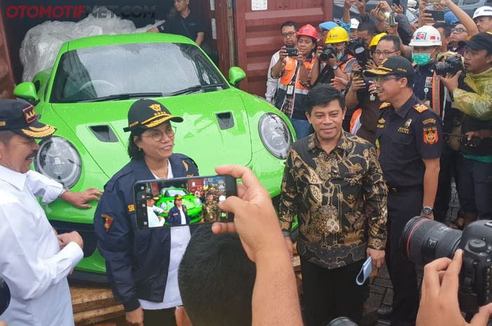 Penggagalan penyelundupan. Paparan publik seputar penyelundupan kendaraan oleh Menkeu Sri Mulyani