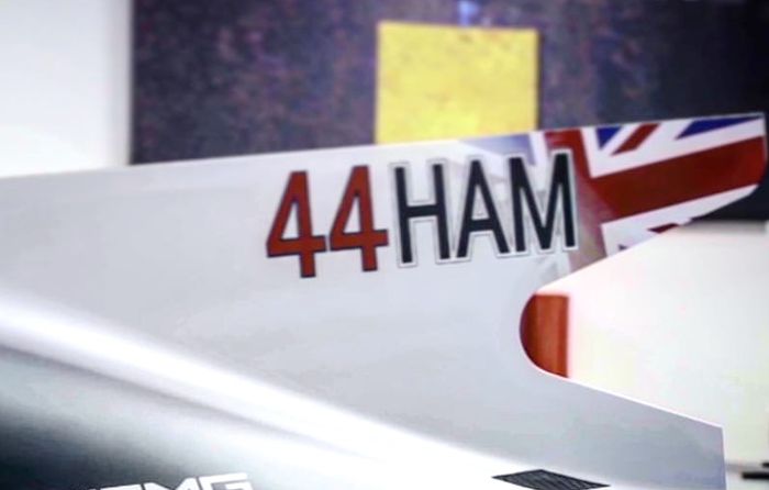 Beginilah tampilan pertama penempatan nomor , inisial pembalap dan bendera pembalap menjelang GP F1 Spanyol 2017