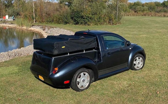 Bagian belakang VW Kodok sudah dicoak berubah jadi bak