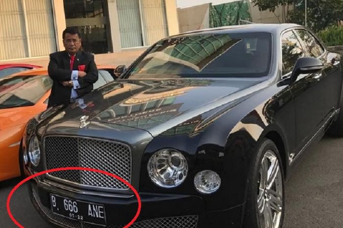 Lihat pelat nomornya B 666 ANE