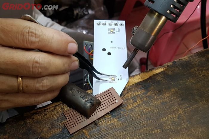 Kenapa Proses Ganti Lampu Headlamp Led Tidak Semudah Bohlam Biasa Gridoto Com