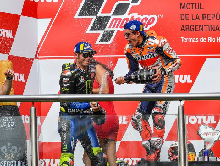 Mantan pembalap MotoGP, Kevin Schwantz, menilai Valentino Rossi masih mempunyai kecepatan peluang untuk mengalahkan Marc Marquez