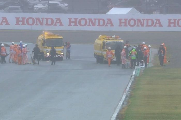 Sesi FP3 MotoGP Jepang sempat ditunda karena kondisi lintasan dinilai tidak aman bagi para pembalap