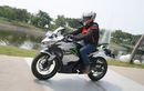 Mencoba Motor Matik Pertama Kawasaki, Ninja Listrik Yang Responsif & Menyenangkan!