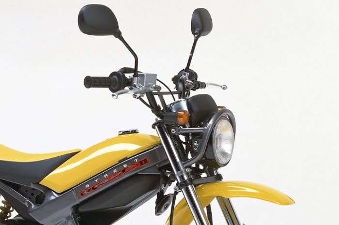 Penampakan Suzuki Street Magic, motor sport matic 2-tak yang tenaganya beda tipis dari Honda BeAT
