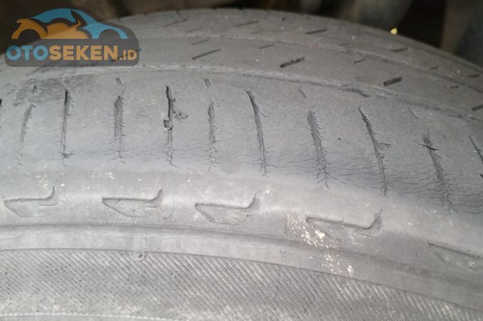 Tips mencegah ban mobil botak sebelah