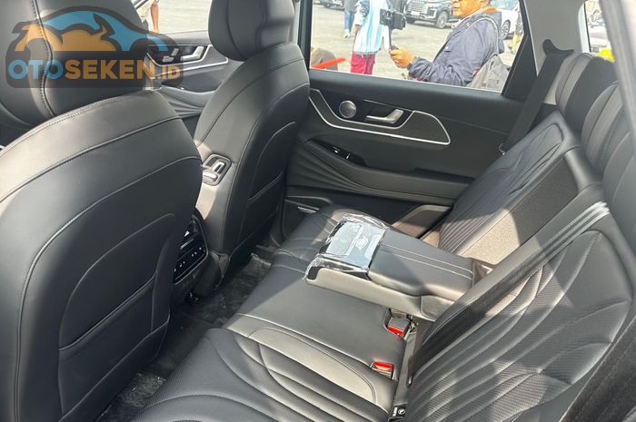 Penyebab kabin mobil bekas terasa bau apek