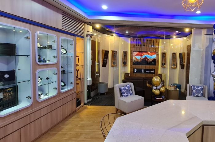 Di Cartens customer bisa membandingkan lebih dari 18 sistem audio daily use system dan 3 sistem premium high end