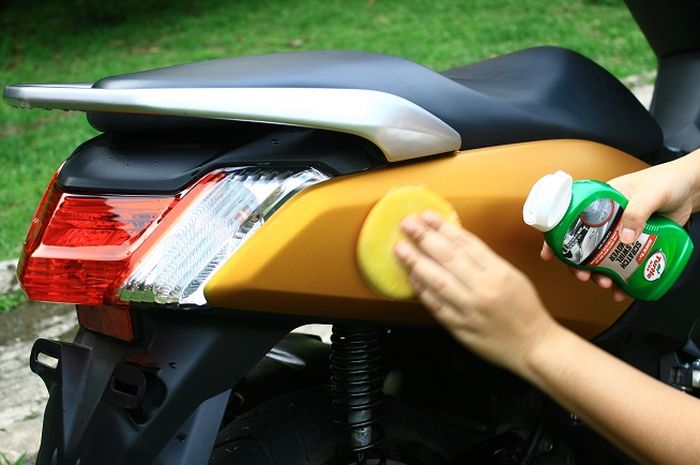 Ilustrasi Merawat cat motor