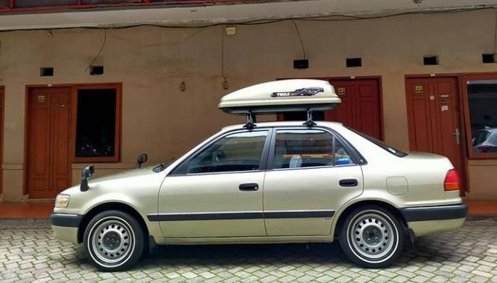 Tampilan Toyota All New Corolla jadi nyentrik dengan roofbox dan pelek kaleng