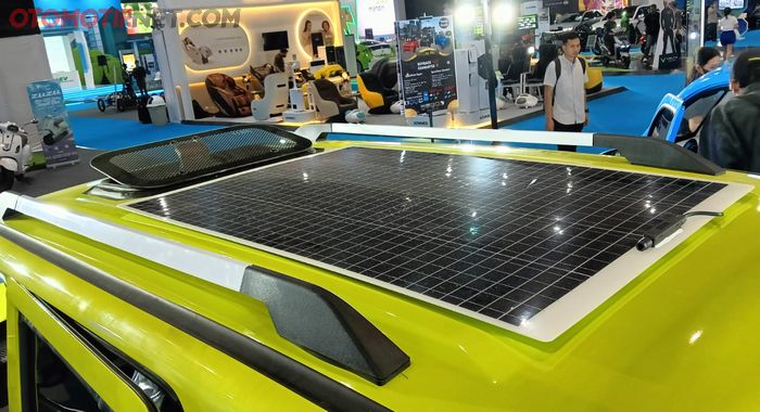 Solar panel atau panel surya mobil listrik KX Upgrade dari EVCBU Internasional