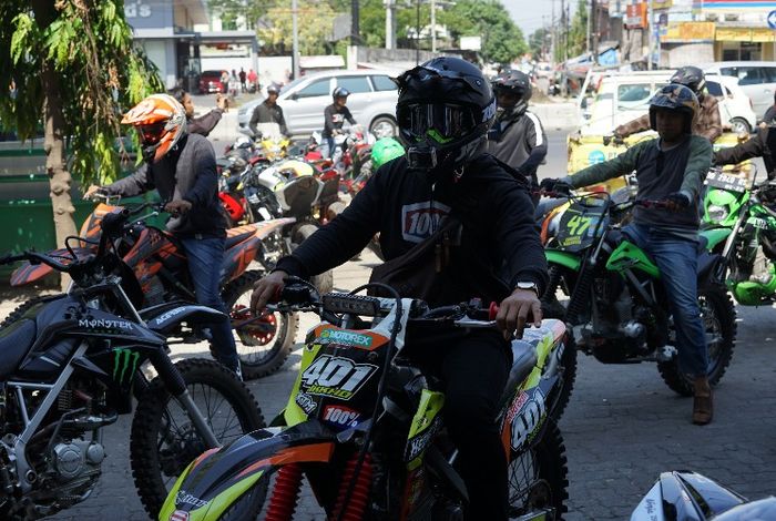 Riding bersama komunitas Kawasaki di kota Makassar