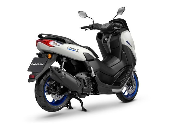 Aksen biru khas Yamaha bikin tampilannya makin sporti