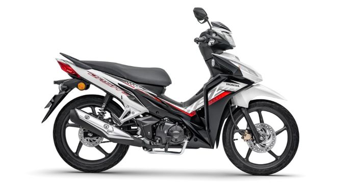 Siluet Honda Blade 125 masih terasa di sekujur bodi