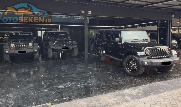 Jeep Wrangler JK di showroom spesialis Jeep Wrangler Arsha Auto