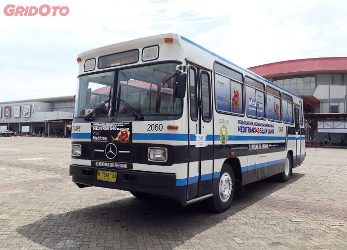 Bus dengan julukan GOYOBOD yang berarti basah dalam bahasa sunda, Mercedes-Benz OF 1113, tahun 1988
