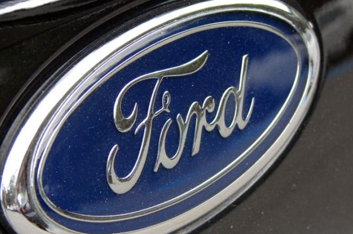 Produsen mobil asal Amerika Serikat, Ford dikabarkan mengubah rencana pembukaan kembali pabriknya sampai batas waktu yang belum ditentukan.