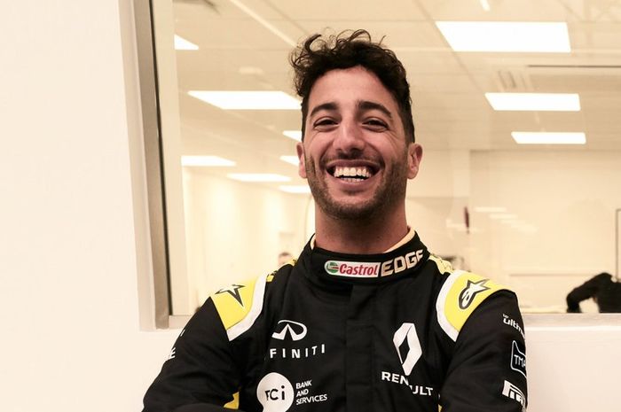 Daniel Ricciardo dengan seragam balap tim Renault di 2019