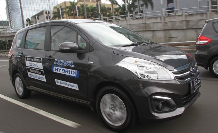 Suzuki Ertiga model lawas yang menggunakan mesin diesel