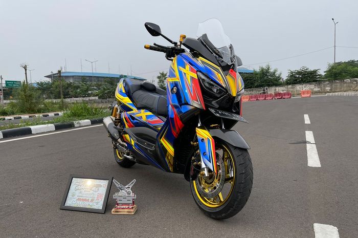 Yamaha XMAX ditopang kaki-kaki mewah, sukses mencuri perhatian