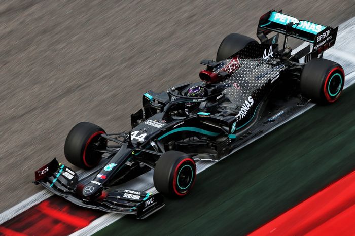 Menang di F1 Rusia 2020, Valtteri Bottas berhasil memangkas jarak dengan Lewis Hamilton di klasemen sementara F1 2020