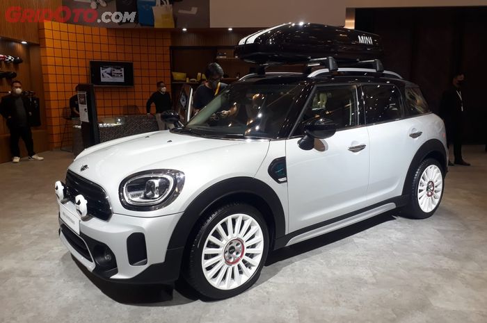 MINI Countryman dengan aksesori orisinal tampil di GIIAS 2022