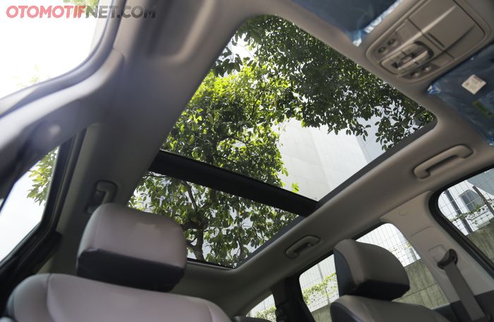 Panoramic-sunroof Hyundai Santa Fe XG CRDi