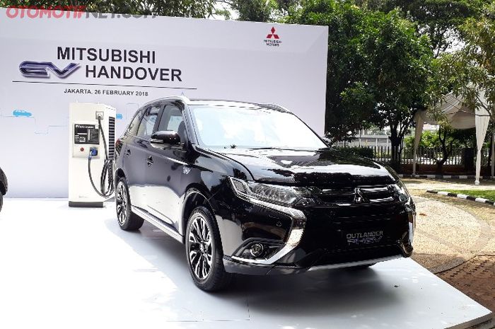 Tampilan eksterior Mitsubishi Outlander PHEV