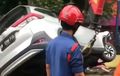 Toyota Rush Masuk Parit Hingga Terguling, Tabrak Tiang, Bagian Muka Hancur