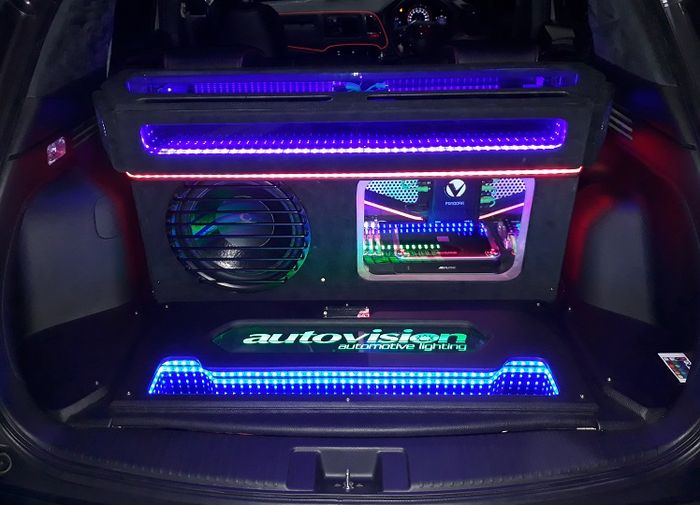 Bagasi, audio dengan lampu warna-warni