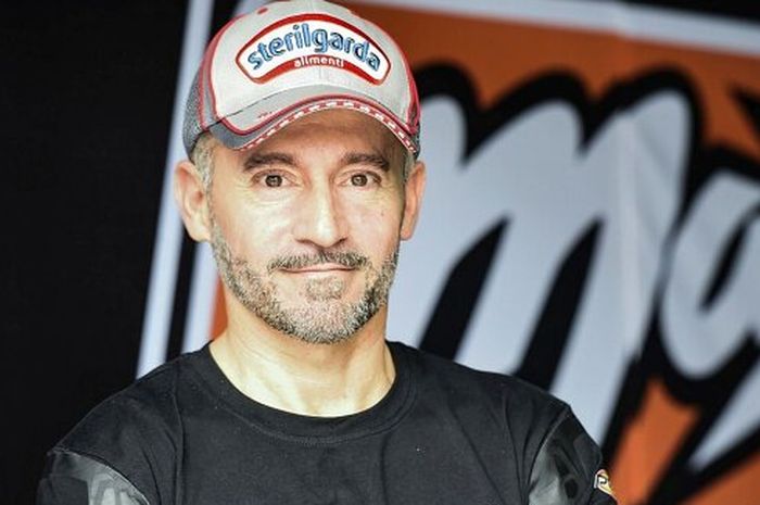Max Biaggi beri peringatan keras kepada mekanik timnya yang berperilaku curang saat Moto3 Aragon 2022. 