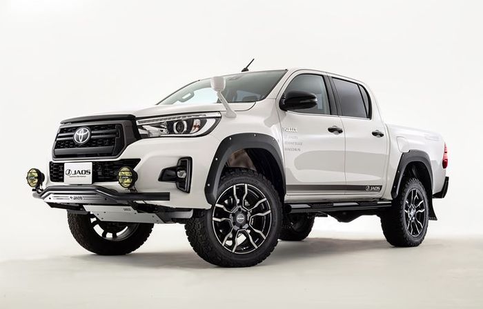 Modifikasi Toyota Hilux pasang pelek Jaos Bacchus CM-11 ukuran 20 inci