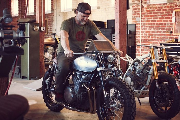 Kawasaki KZ1000 custom hasil garapan Classified Moto