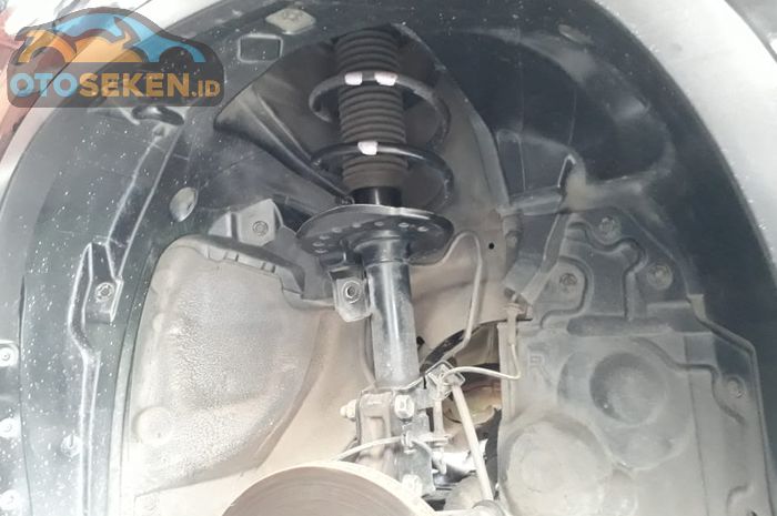 Penyebab shockbreaker mobil bunyi jeduk
