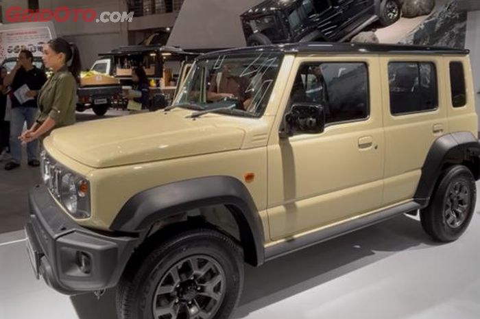 Suzuki Jimny kena diskon Rp 40 juta di IIMS 2026