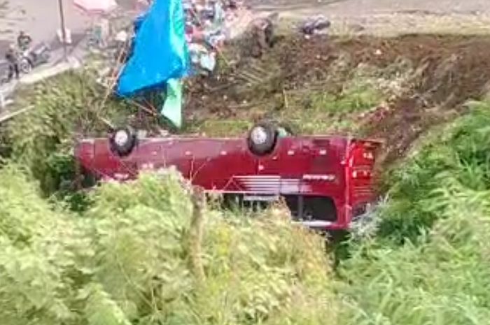 Kecelakaan bus di Guci, Tegal