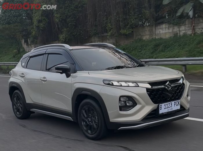 Suzuki Fronx SGX AT