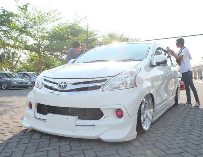 Toyota Avanza berpenampilan simple elegant pakai suspensi statis