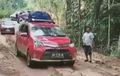 Toyota Calya Bukan Kaleng-kaleng, Tanjakan Berlumpur Dilibas Mudah