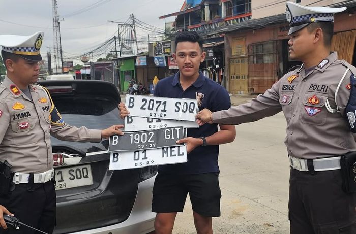 Pihak kepolisian berhasil lakukan tilang terhadap pengendara pakai pelat palsu