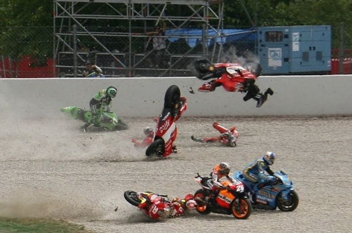 Tanpa pelindung tuas rem, berbagai kejadian mengerikan pernah terjadi di MotoGP
